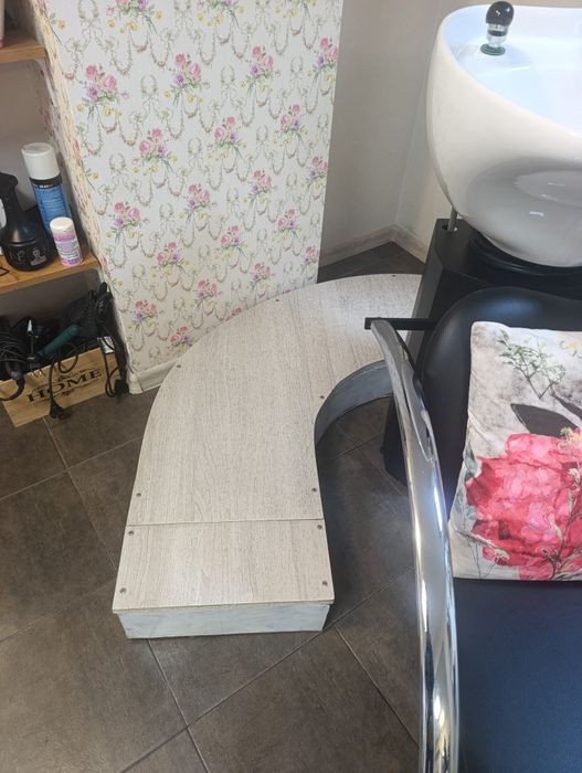 Подиум- дъговиден