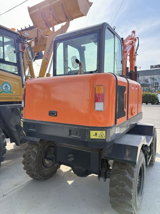 Мини экскаватор ACCORD HT40W сотувда тайёр