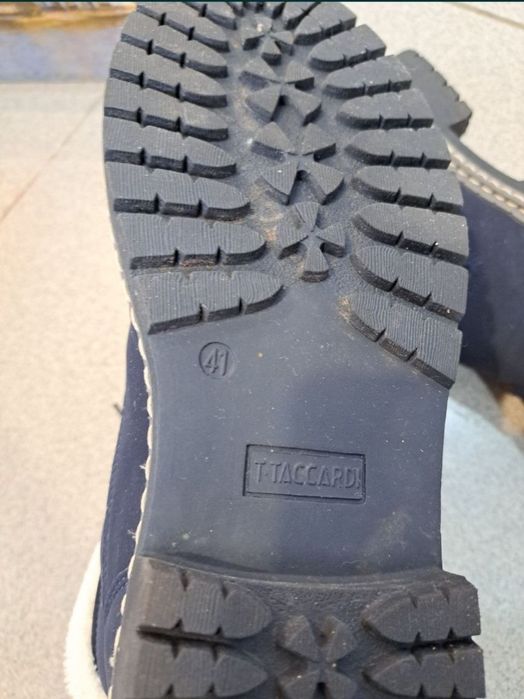 Продам Ботинки женские