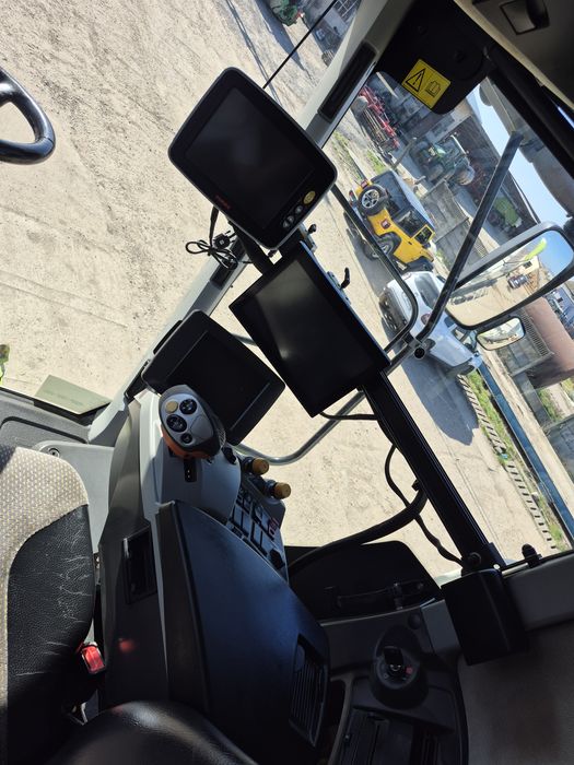Combină agricolă Claas Lexion 780 TT și secerătoare Claas Vario 1230