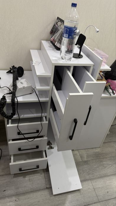 Продается стол для маникюра