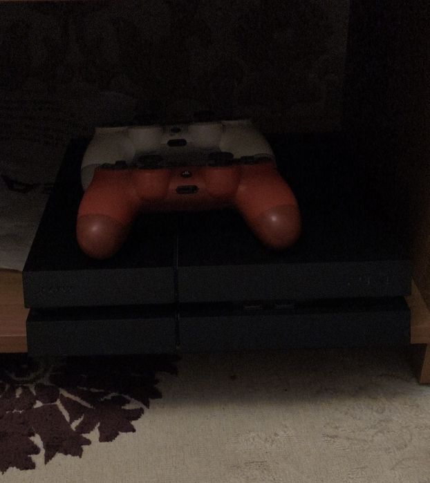Продам PlayStation 4