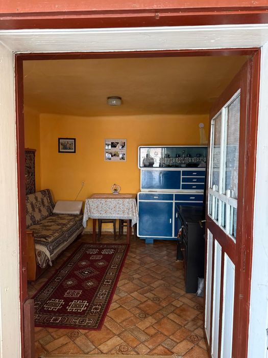 Casă, teren intravilan 1800mp, anexe, acoperiș nou