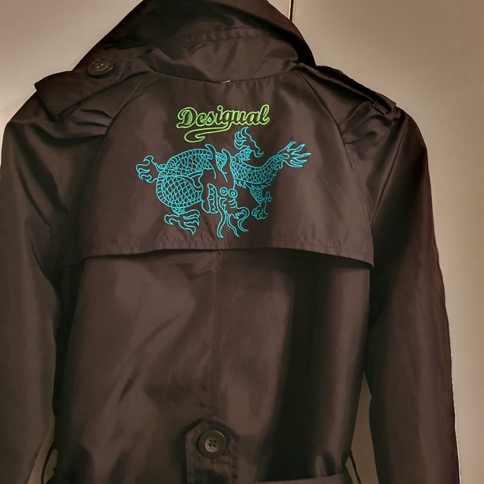 Trenci Desigual mas M