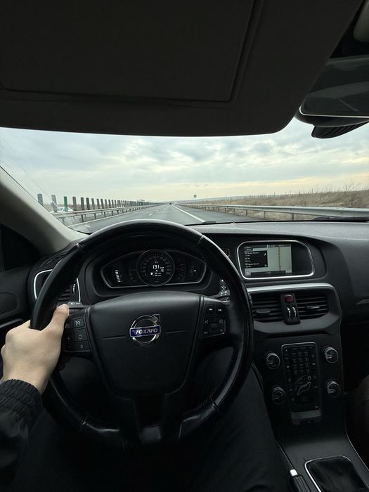 Volvo v40, 1.6 diesel, an 2015