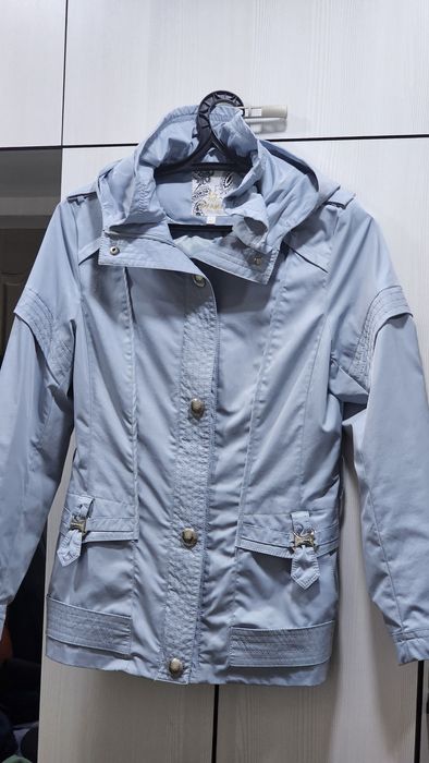 Отдам даром куртки 46 размера.