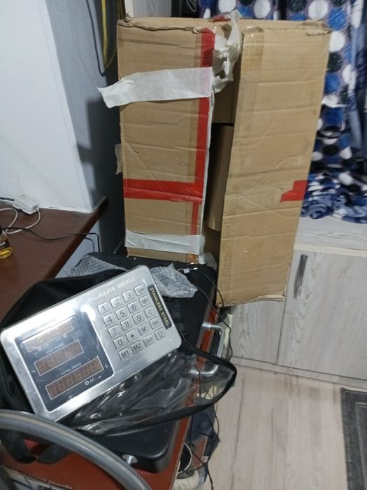 Продам весыи электронный.