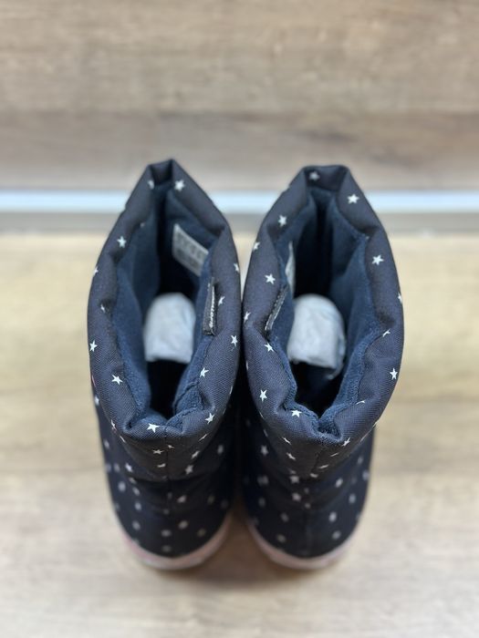 Продават се женски зимни апрески/обувки Adidas Winter Vulc 38 номер EU