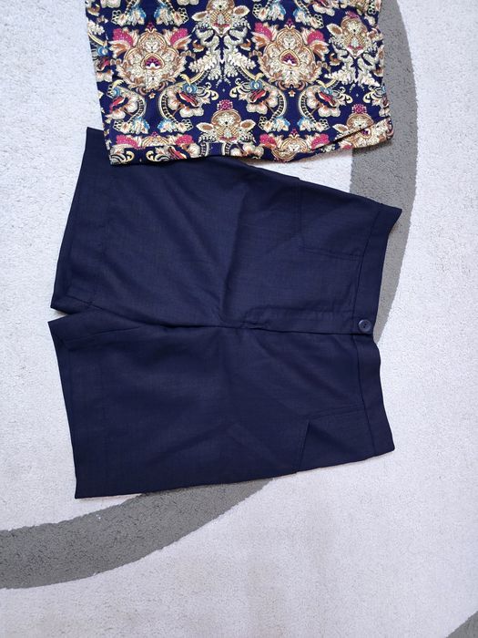 Продавам 2броя къси панталонки за 10лв. Размер М