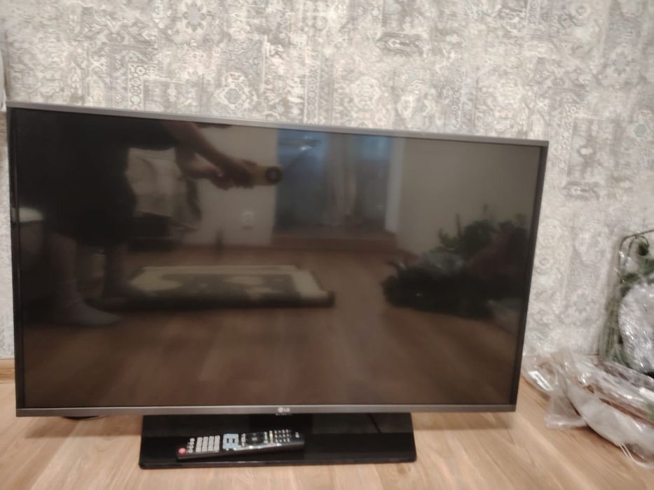 Продам телевизор LG