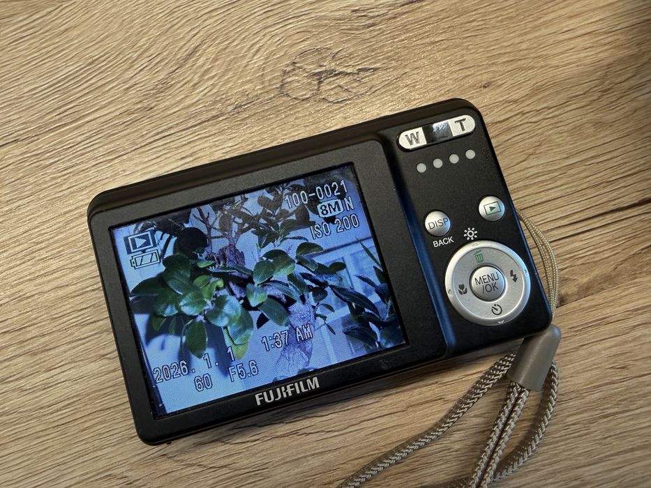 Aparat foto Fujifilm Finepix J10 black digital incarcator Card