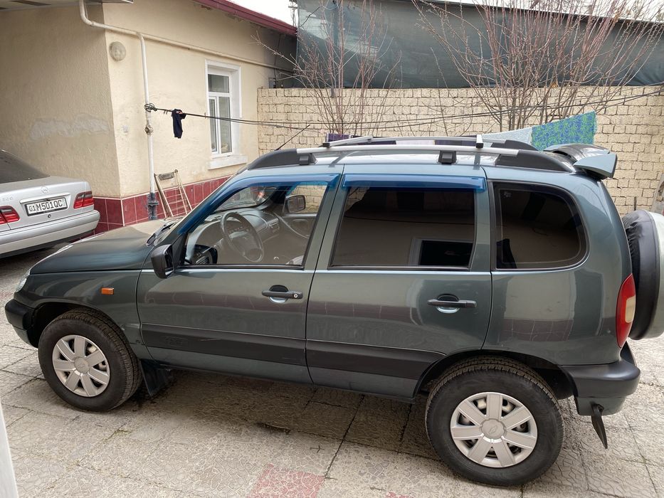 Niva chevrolet sotiladi