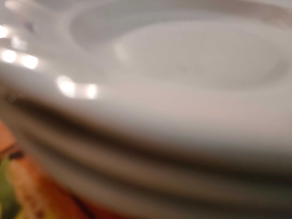 Старини порцеланови чинии за хранене