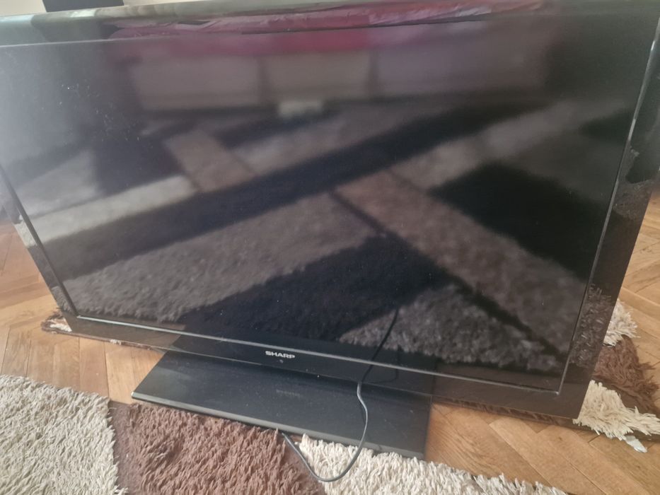 Vand televizor SHARP LCD