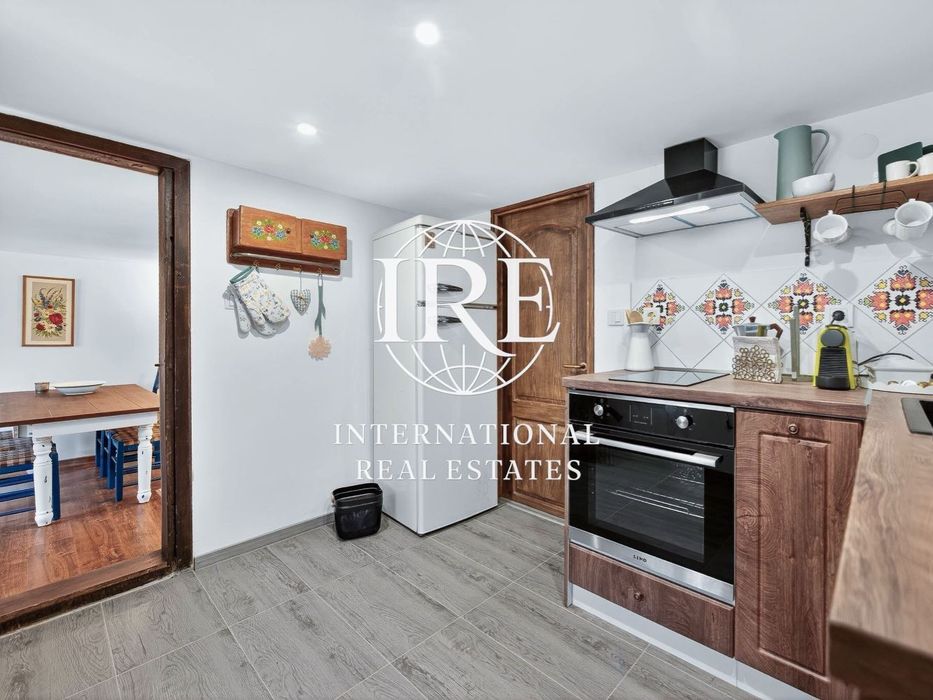 International Real Estates (IRE) представя: Едноетажна къща, тип хаси