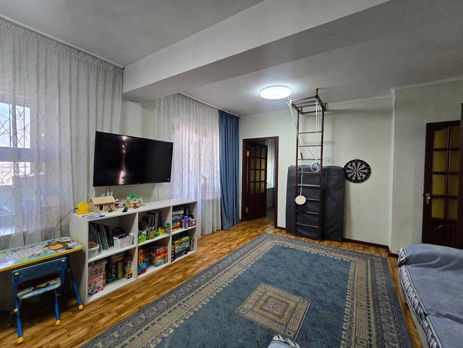 Продам 3-комнатную квартиру в Орбита-4 кирпичный дом