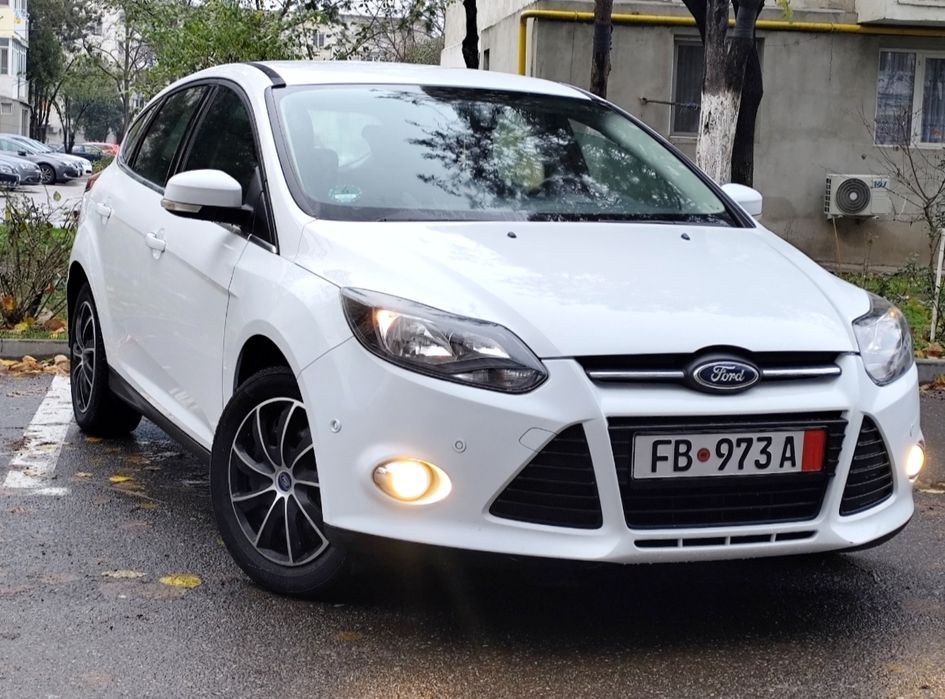 Ford Focus 1.6 benzină clasic, 2012, Navi, Park assist