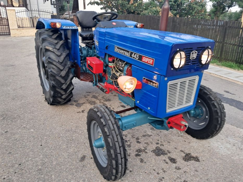 Tractor Universal 445