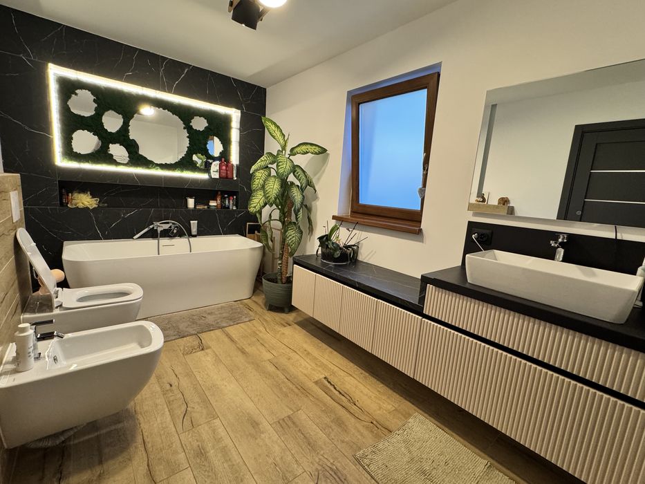 Casa mobilata, utilata- 184 mp utili, teren 500mp