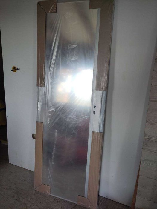 нови алуминиеви огледални врати за баня