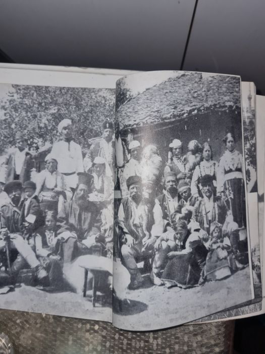 Книга на Петър Дънов Учителя и на Димо Казасов