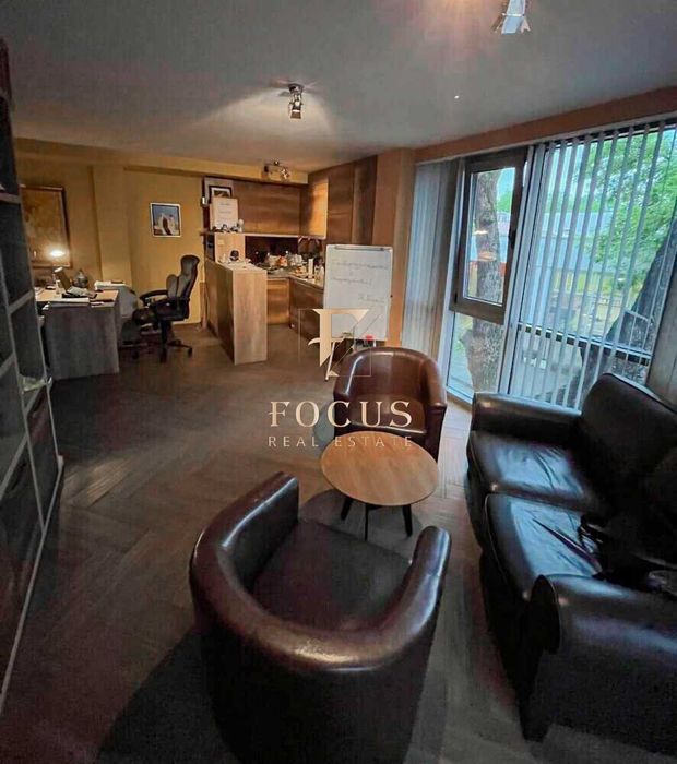 Продава се Двустаен апартамент в Пловдив, Център - 70 кв.м за 2358 €/кв.м - Снимка #1