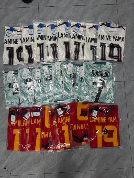 Tricouri fotbal de vanzare