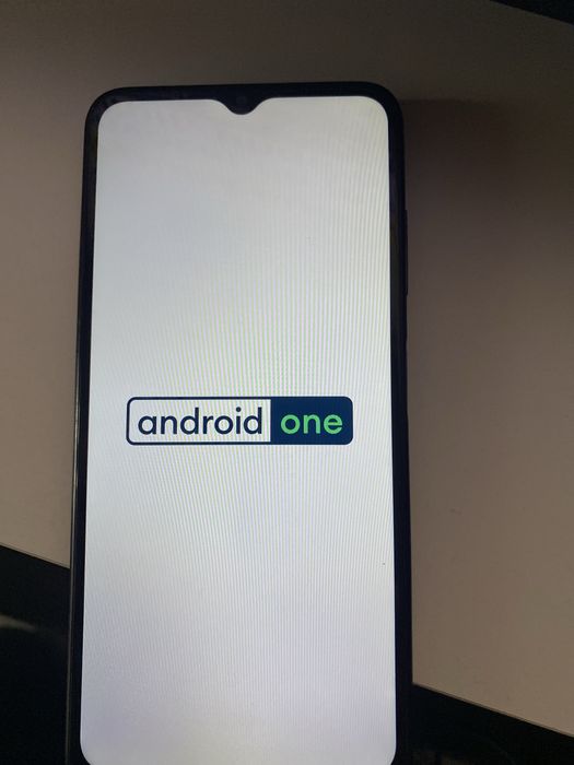 Tel NOKIA. G11   Nu este spart sau defect display  este blocat prin co