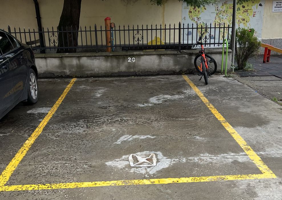 Дава се под наем Гараж / Паркомясто в София, Дианабад - 15 кв.м за 102 € - Снимка #1