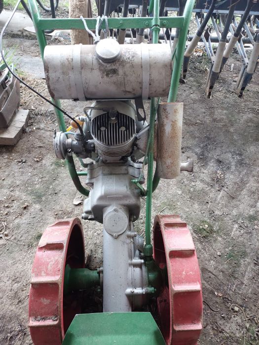 Vând motocositoare !