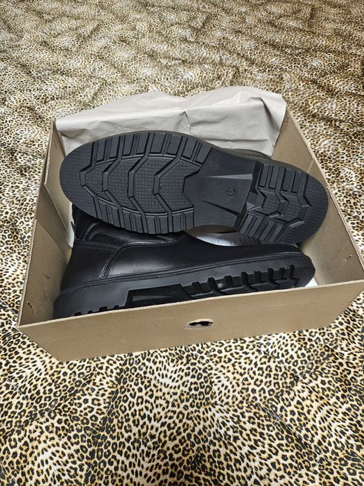 Продавам полицейски кубинки и боти