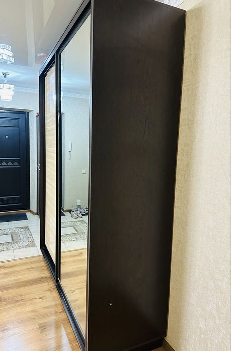 Шкаф купе с зеркалом