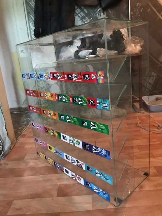 Стеклянные стеллажи