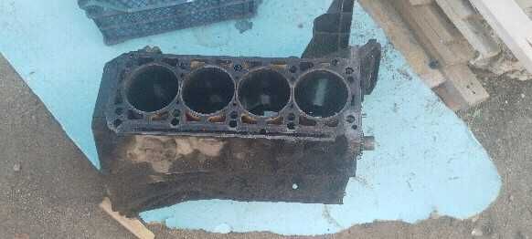 Продам двигатель по запчастям