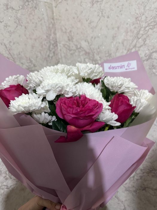 Красивый букет  роза свежый