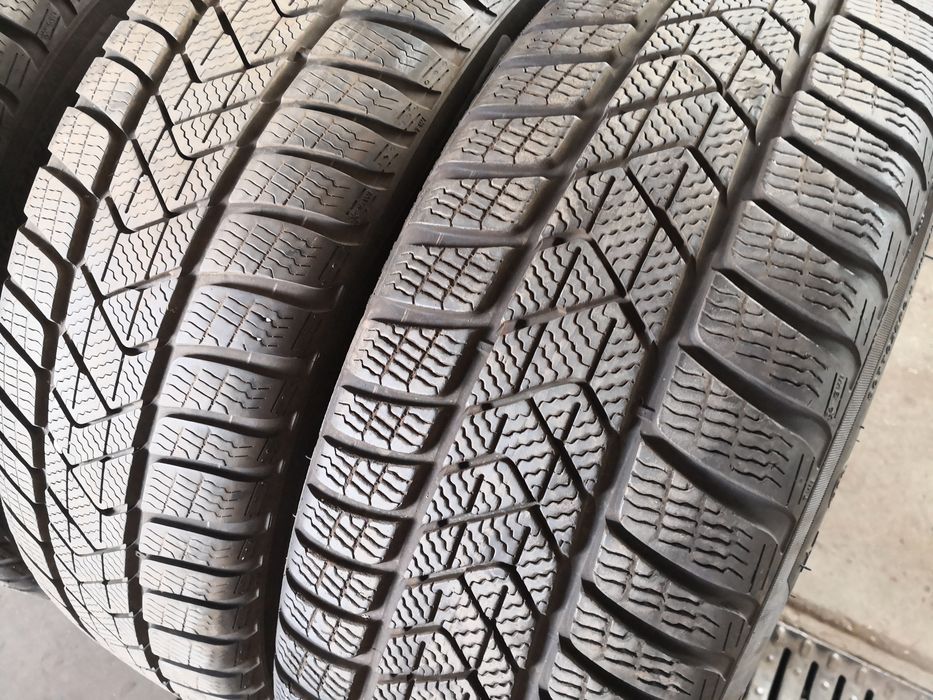 225 60 18 цола гуми като нови Pirelli dot 23
