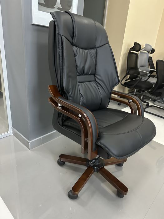 Кресло Руководителя BOSS ( КТ -006 рук)