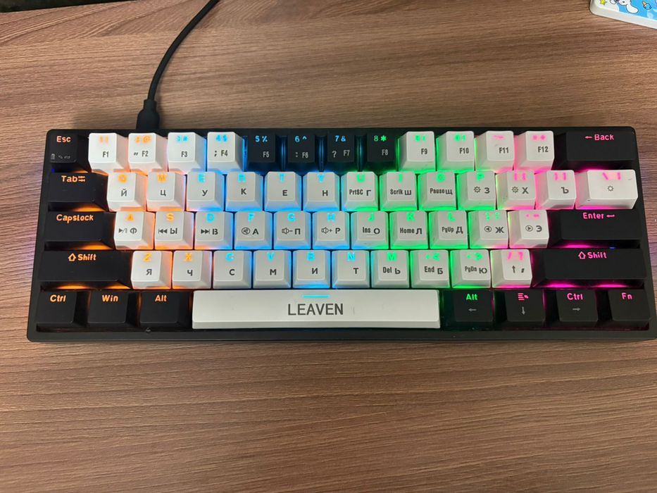 Продам клавиатуру