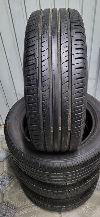 Летняя резина в камплекте привозная  195/55/16  в отличном состояние