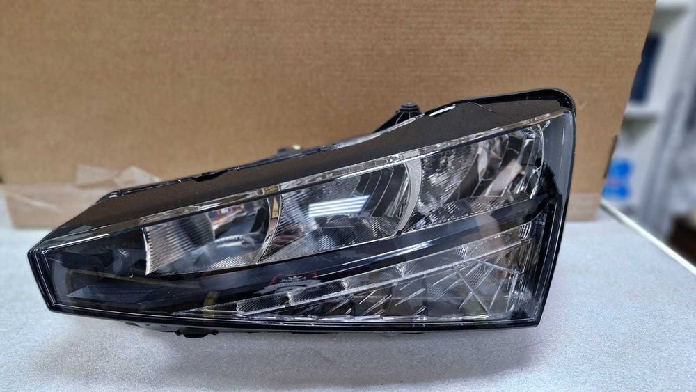 Фара Skoda Rapid 2020-24