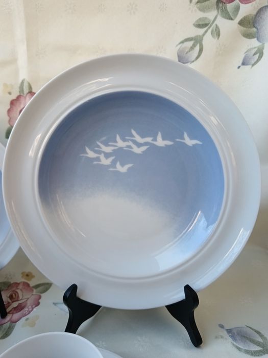 Рядка находка датски порцеланов сет за кафе и хранене с декор лебеди