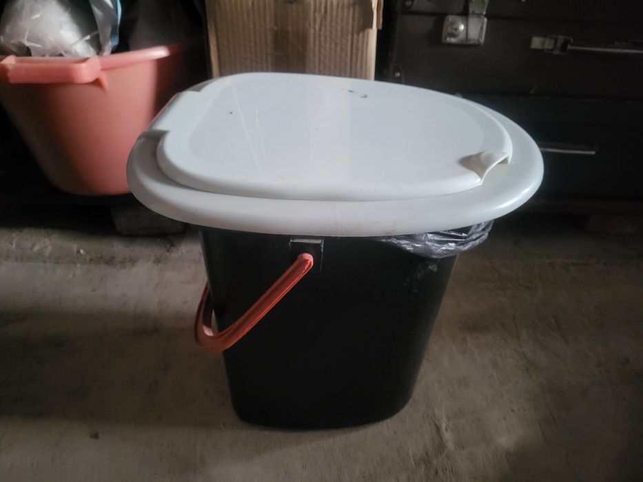 Ведро унитаз новая!