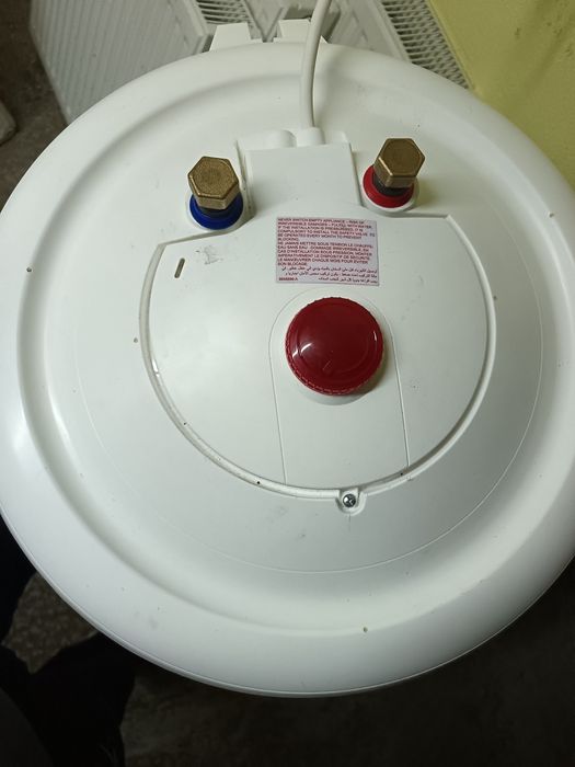 Boiler electric 2 bucăți de 75l și unul de 100l