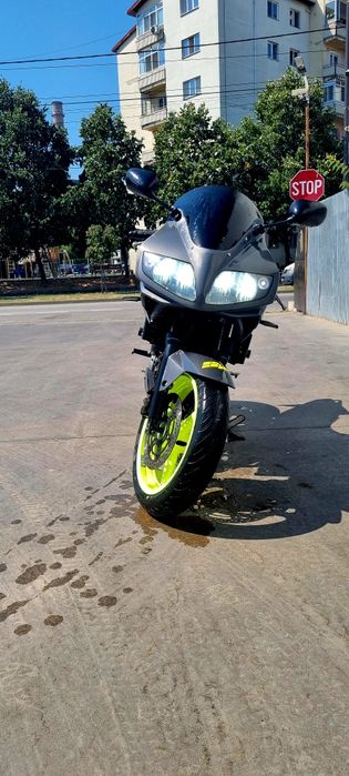 Motocicleta Suzuki Sv650s