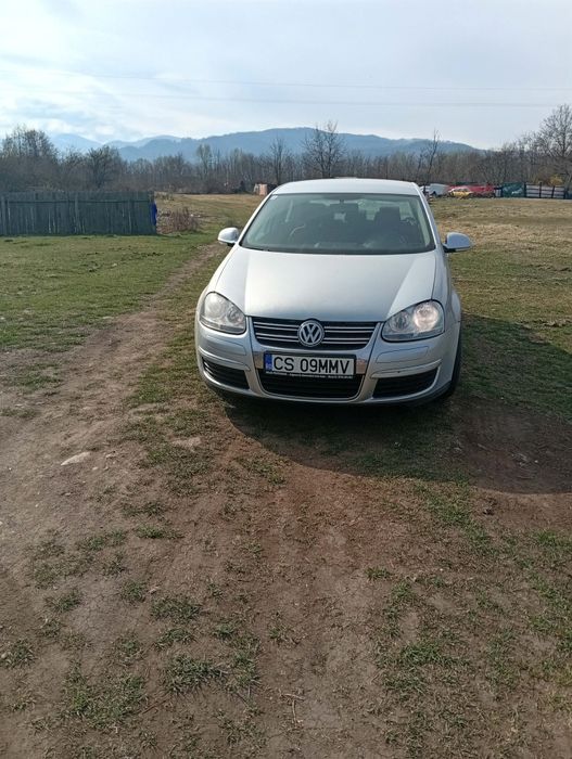 Vând WV Jetta în stare perfectă de funcționare