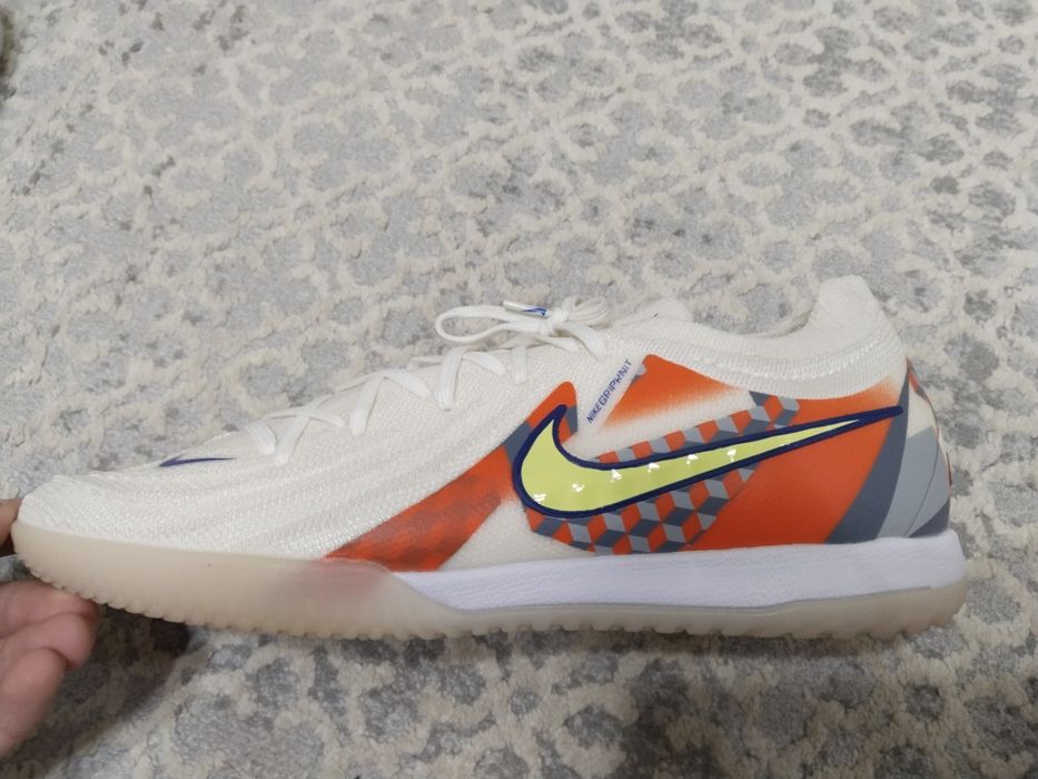 Nike phantom white GX 2