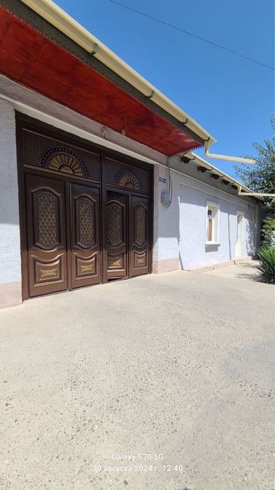 Xovli sotiladi yaxshi lakatsiyada