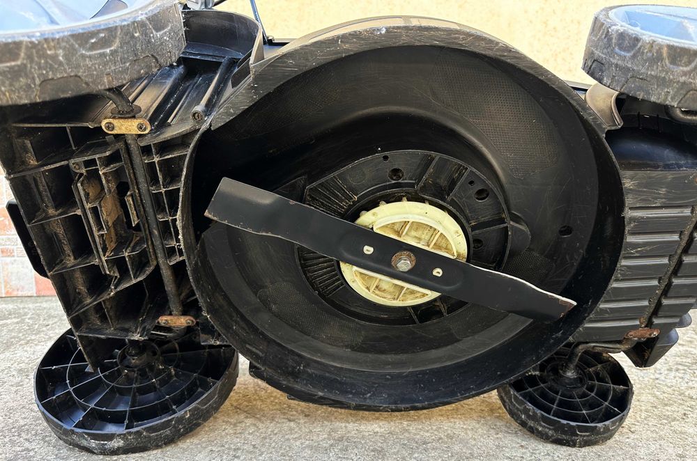 Mr. Gardener Akku 38-2 Li-S - Мощна акумулаторна косачка 40V 38см