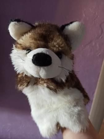 Игрушка на руку волк