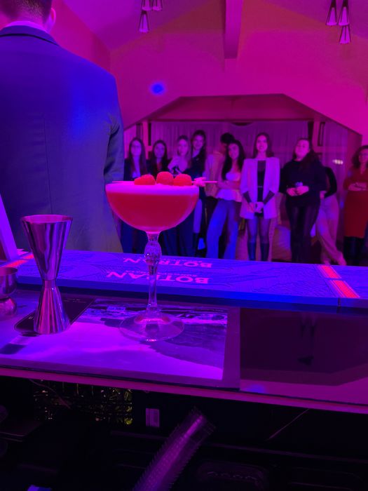 LuuEvents CocktailBar Mobil - Servicii Bar mobil / Tort de shot-uri